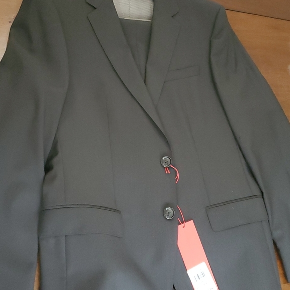 Hugo boss brand new black suit